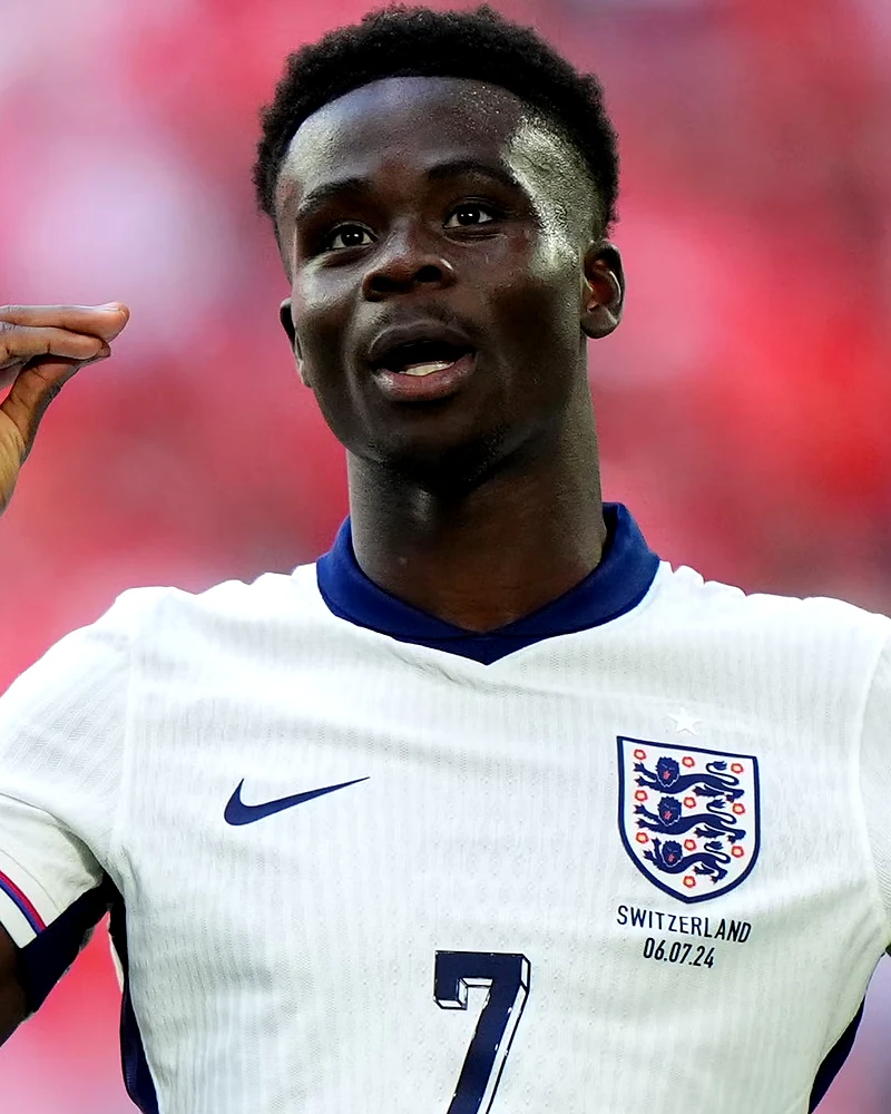 Букайо Сака — биография и карьера